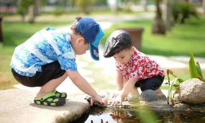 宝宝八字起名要注意什么？适合今年出生的男孩女孩名字 宝宝取名要注意什么呢 如何按照生辰八字给宝宝取名